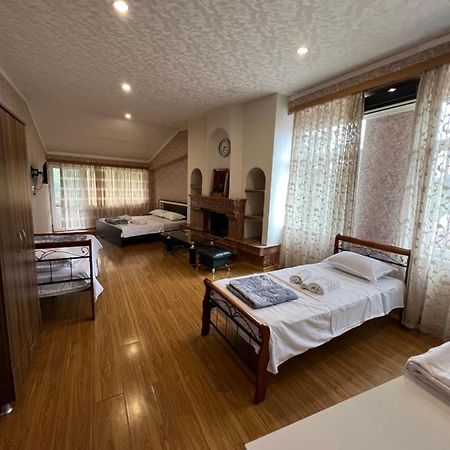 Twins Guest House 巴统 外观 照片