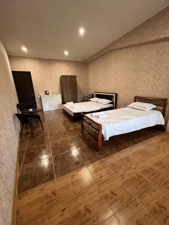 Twins Guest House 巴统 外观 照片
