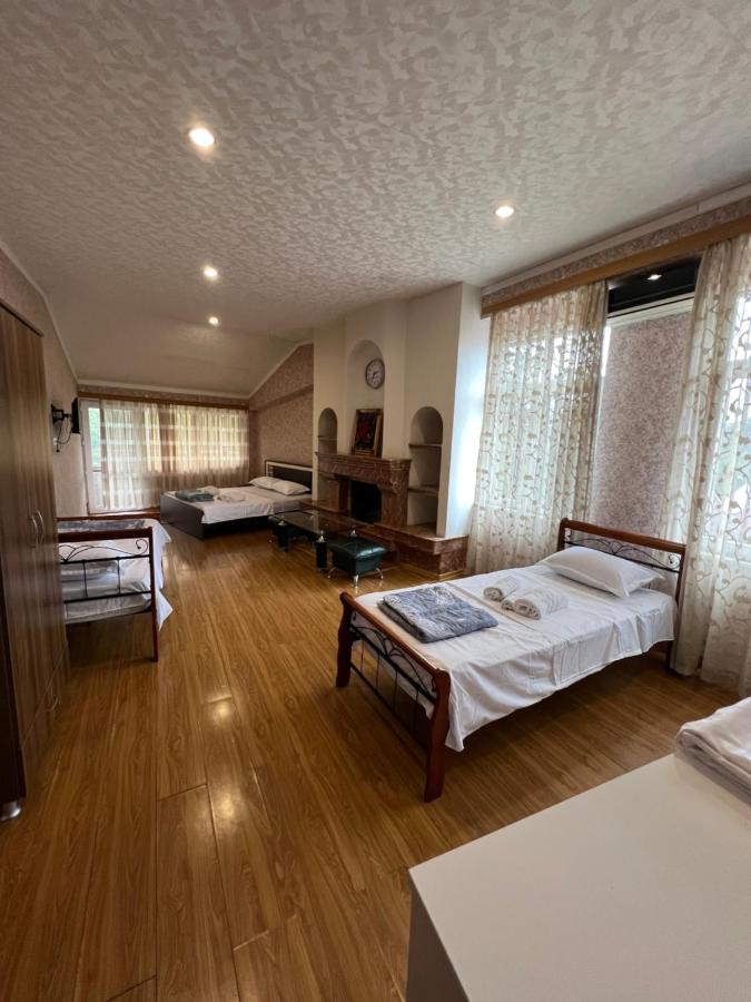 Twins Guest House 巴统 外观 照片